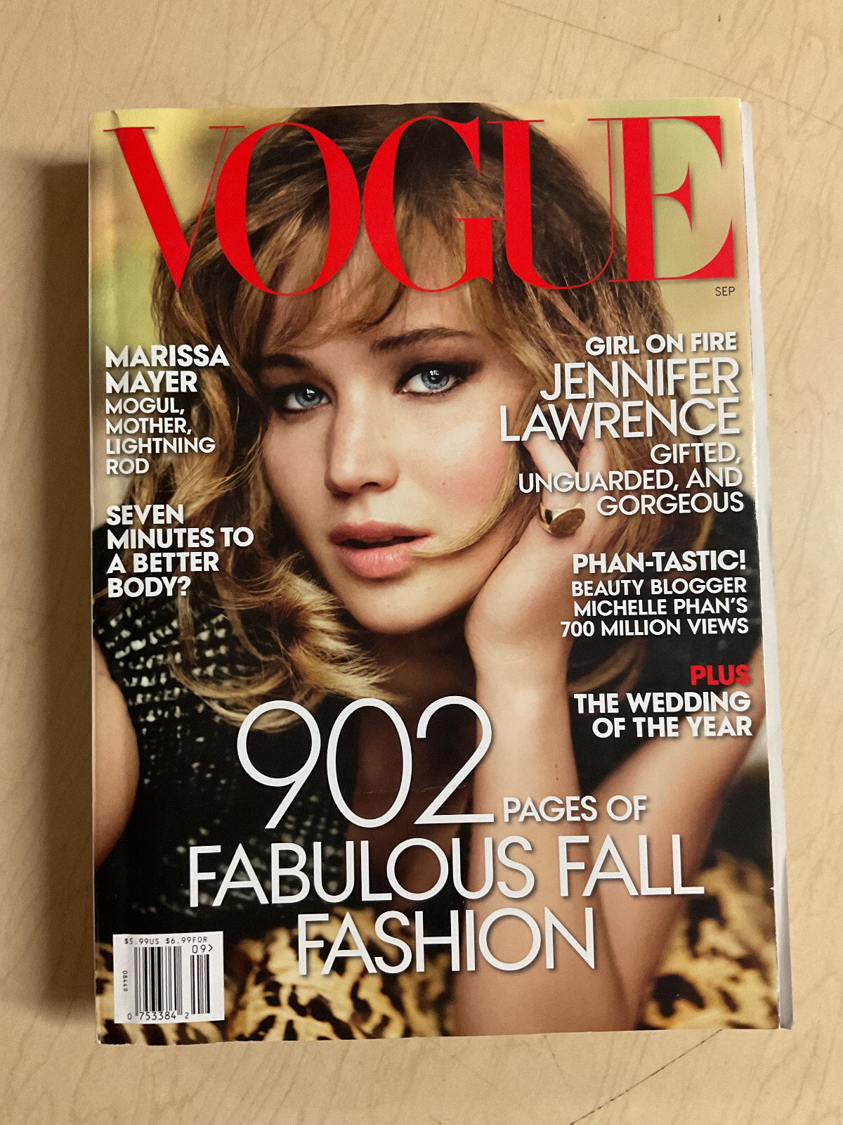 september 2013 Vogue Jennifer Lawrence sexy cover with 902 Pages over 4 pounds