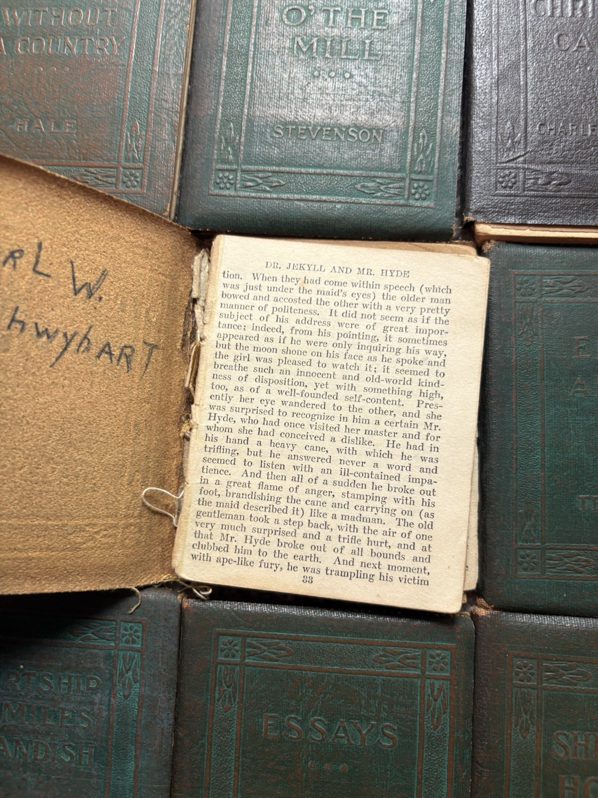 26 Antique Little Leather Library Mini Books Lot Wilde Dickens Stevenson