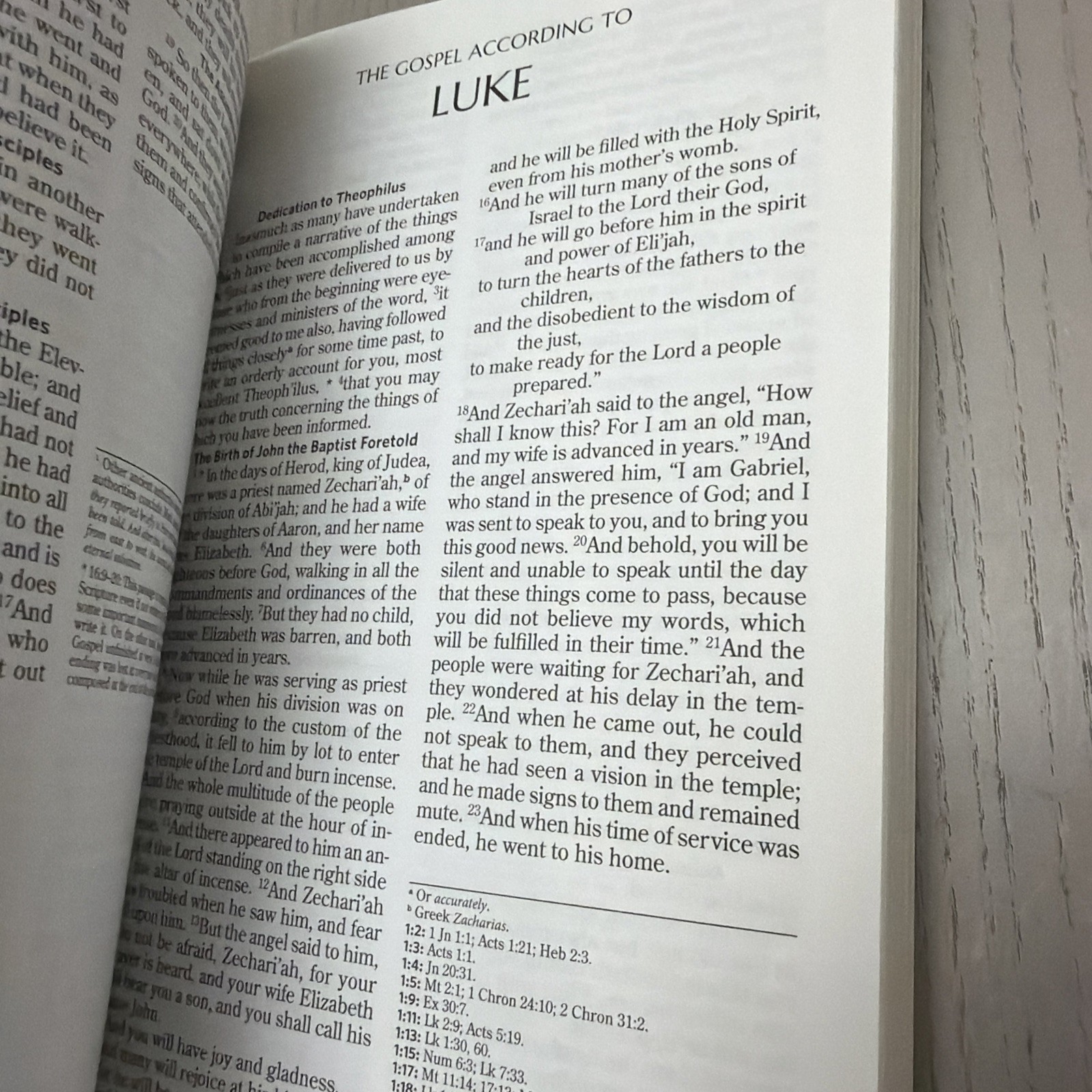 Ignatius Catholic Study Bible New Testament by Scott Hahn and Curtis Mitch…