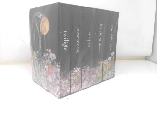 The Twilight Saga Deluxe Hardcover Collection by Meyer, Stephenie