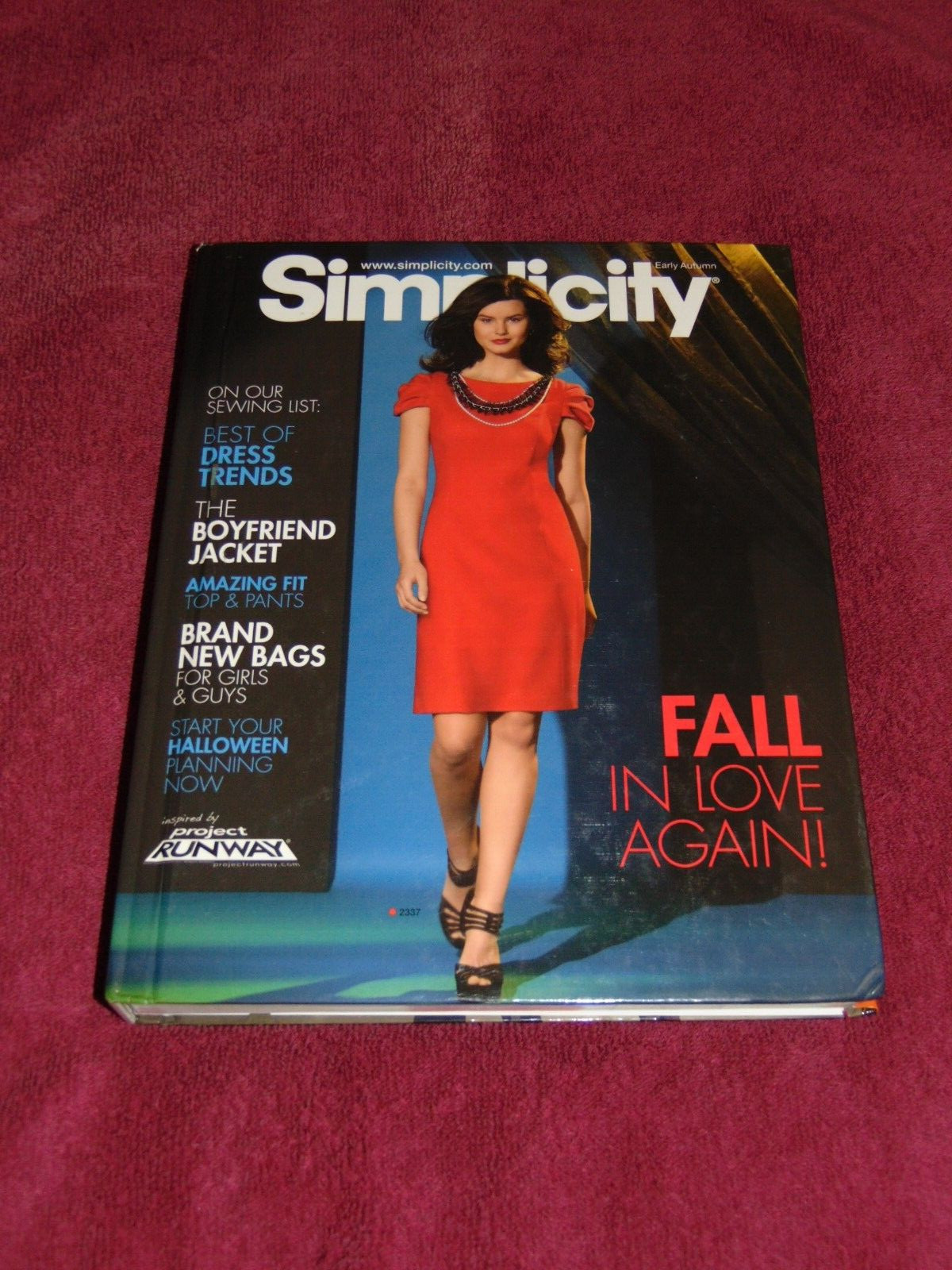 ORIGINAL EARLY AUTUMN 2010 “SIMPLICITY” 864-PAGE STORE COUNTER FASHION CATALOG