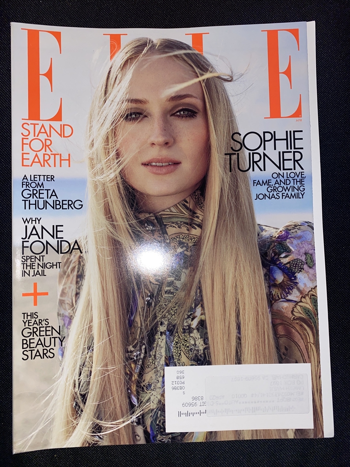 ELLE Magazine With GOT’s SOPHIE TURNER Cover; April 2020 174 pages FREE SHIPPING