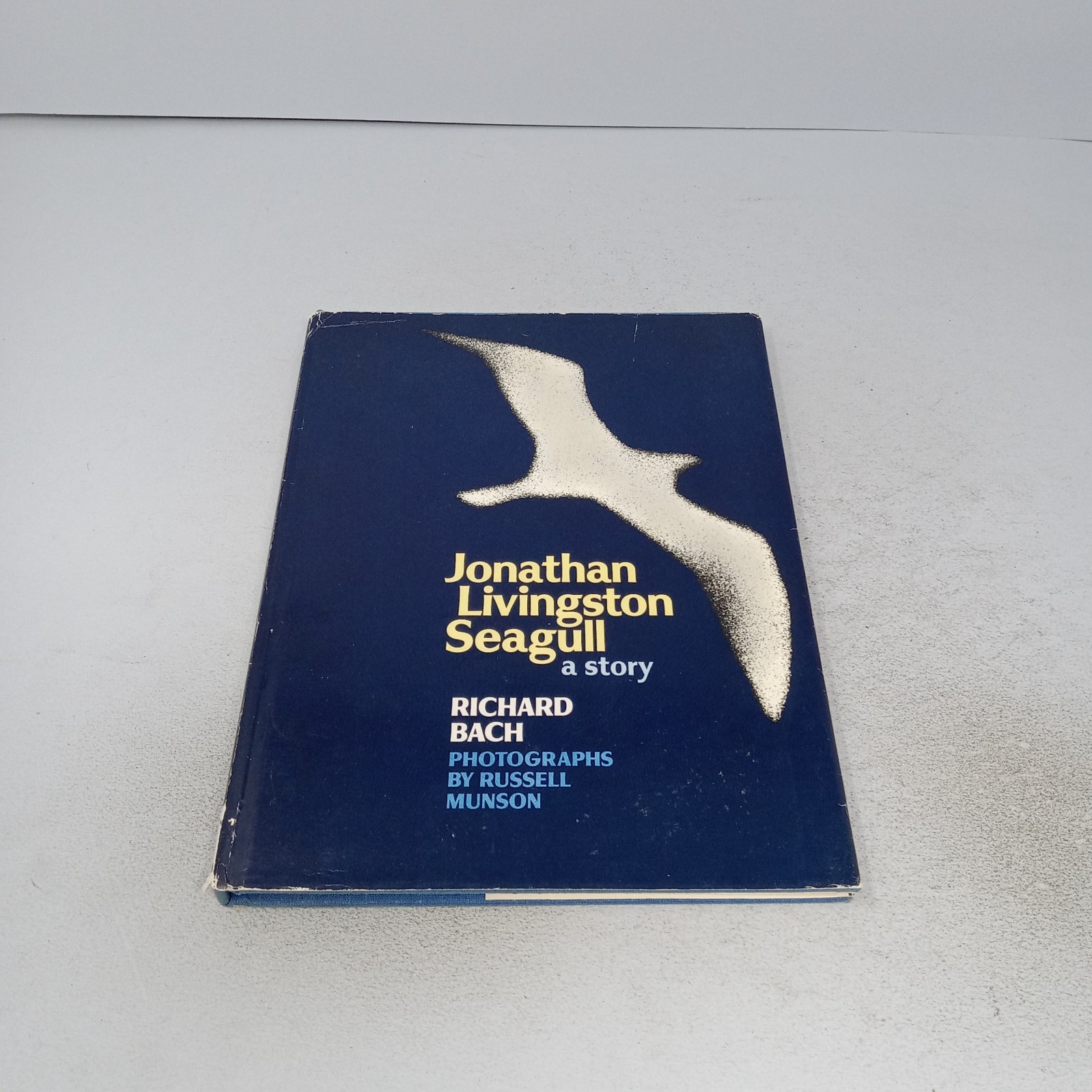Jonathan Livingston Seagull 1970 The Macmillan Company Hardcover by Richard Bach